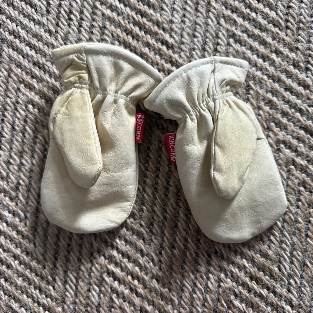 Cream Kids Mittens